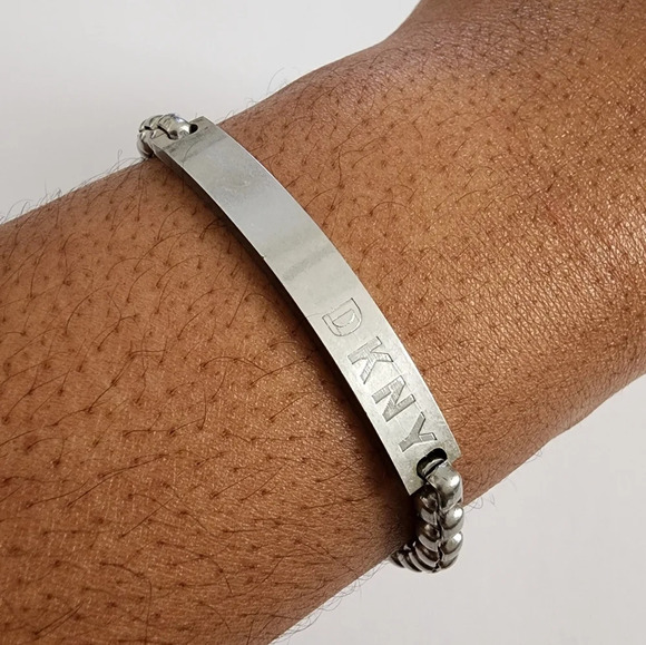 DKNY, Menswear Bar Tag Chain Bracelet Silver Tone Single Lenght Preloved - Picture 1 of 13